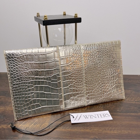 JJ Winters NIKKI Platinum Metallic Mock-Croc Leather Clutch Bag. NWT. Medium - Picture 3 of 5